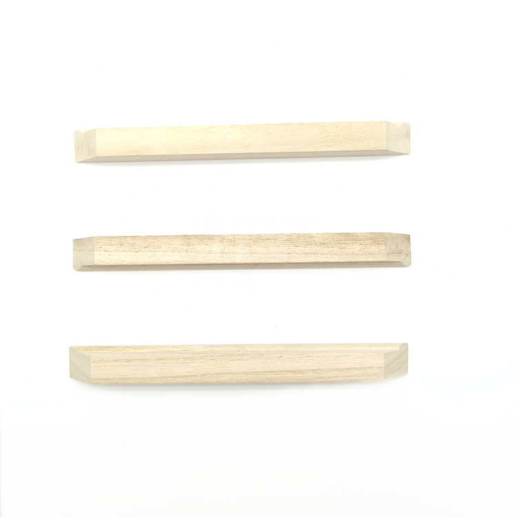 Paulownia <a href=https://www.stretcherbarfactory.com/Stretcher-Bar.html target='_blank'>stretcher bar </a>19mm×19mm with 45 ° Cutted Beveled Edge Paulownia <a href=https://www.stretcherbarfactory.com/Stretcher-Bar.html target='_blank'>stretcher bar </a>19mm×19mm with 45 ° Cutted Beveled Edge